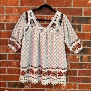 Altar'd State Womens Medium Boho Hippie Cut Out Cold Shoulder Floral Peasant Top